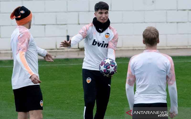 Barcelona Dikabarkan Telah Jalin Kesepakatan dengan Carlos Soler
