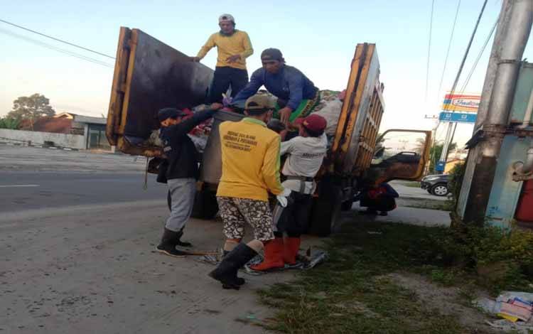 Lebaran, Sampah di Kobar Meningkat 80 Ton per Hari