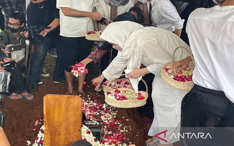 Nia Jelaskan Penurunan Kondisi Mieke Widjaja Sebelum Meninggal Dunia