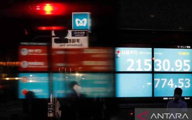 Saham Asia Menguat, Fed Redam Spekulasi Suku Bunga Naik Agresif