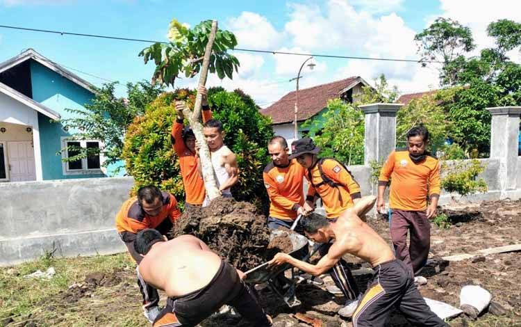 Silaturahmi Idulfitri ala BKSDA Pos Jaga Sampit dan Manggala Agni