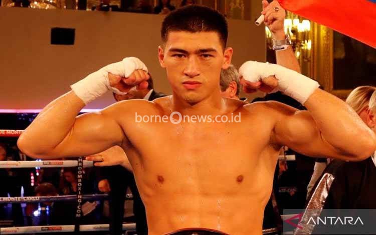 Saul "Canelo" Alvarez Ditaklukkan Dmitrii Bivol