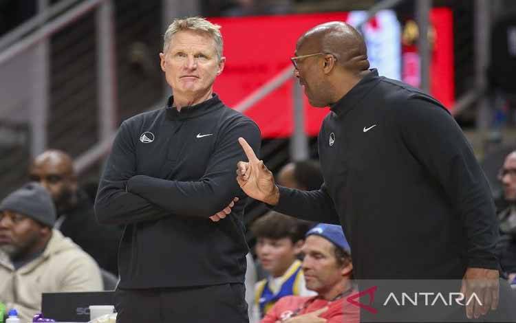 Kings Bajak Asisten Pelatih Warriors Mike Brown