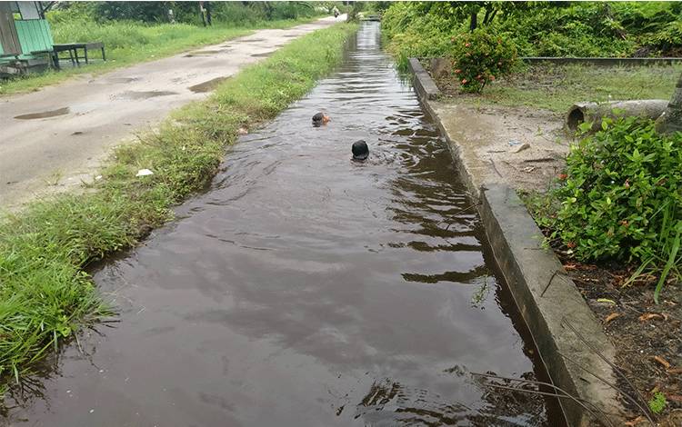 Cegah Banjir Dalam Kota, Drainase dan Anak Sungai Harus Normal