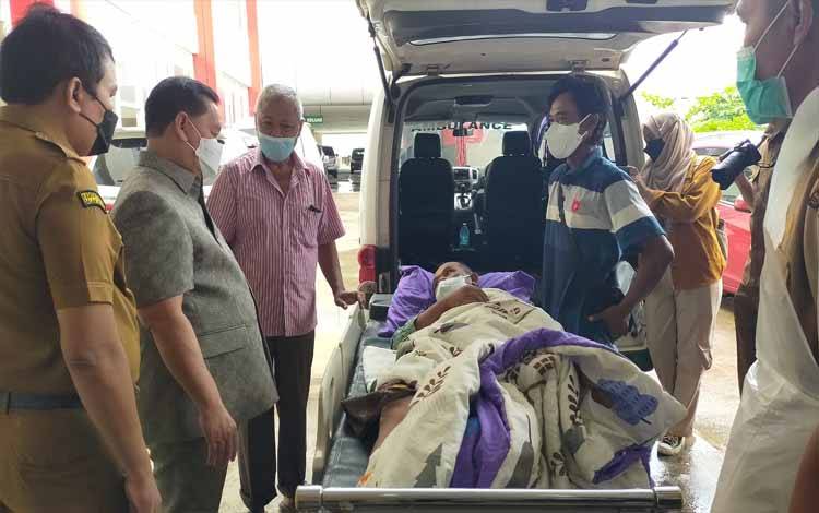 Bupati Kotim Sidak ke Dinas dan Rumah Sakit Melihat Pelayanan Hari Pertama Kerja