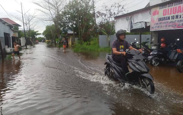 Bupati Akan Undang Camat, Lurah dan Ketua RT untuk Cari Solusi Atasi Banjir di Sampit?