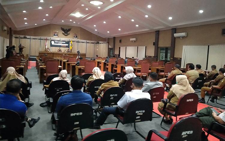 Hari Pertama Kerja DPRD Kotim Paripurnakan 2 Raperda