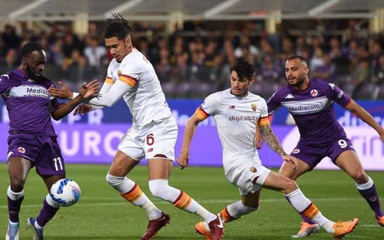 AS Roma menelan kekalahan 0-2 di kandang Fiorentina pada Senin (9/5/2022)
