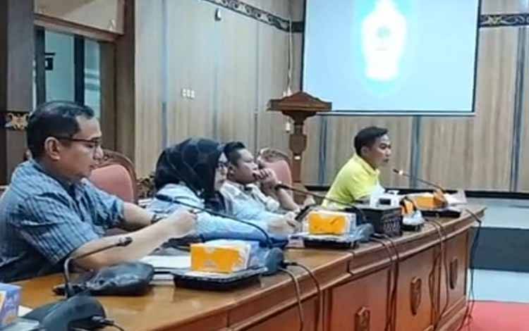 Rapat kerja Komisi III DPRD Kotim dengan mitra kerja