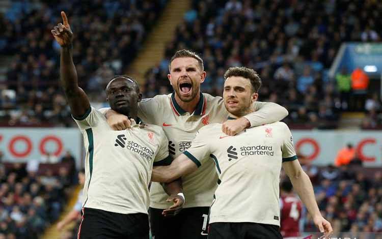 Liverpool Terus Tempel City Usai Menang Tipis 2-1 atas Aston Villa