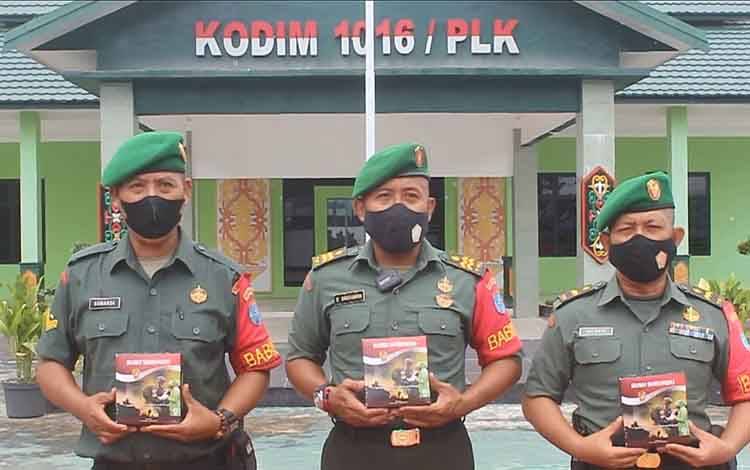 Dandim Palangka Raya Distribusikan Susu Serdadu dari Kasad Kepada Prajurit