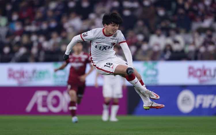 Ayase Ueda dan Usaha Kembalikan Kejayaan Kashima Antlers