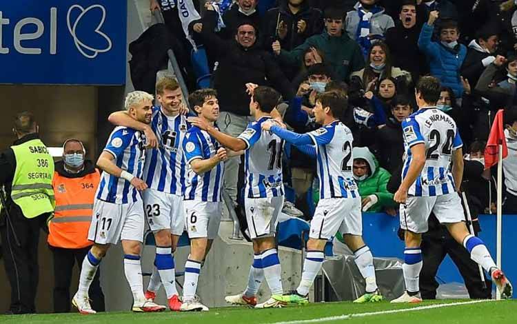 Sociedad Tetap dalam Pacuan Liga Europa Setelah Gasak Cadiz 3-0