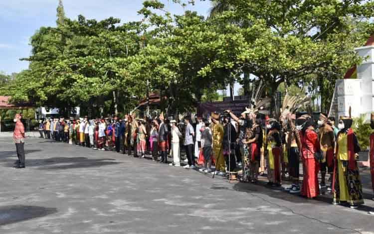Upacara Peringatan Hardiknas di tingkat Pemprov Kalteng