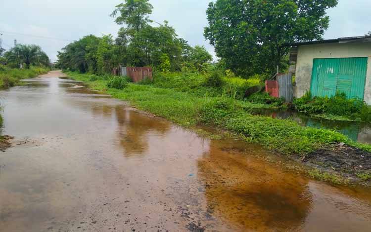Pembangunan Rumah Hingga Ruko Pinggir Jalan Jangan Menutup Drainase