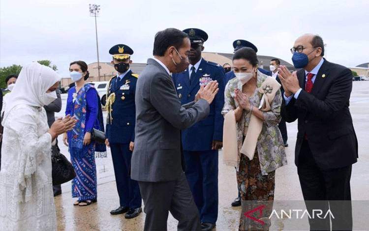 Jokowi dan Ibu Iriana Bertolak Kembali ke Indonesia