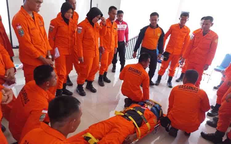 Kegiatan latihan pencarian dan pertolongan di wilayah perairan Basarnas Palangka Raya