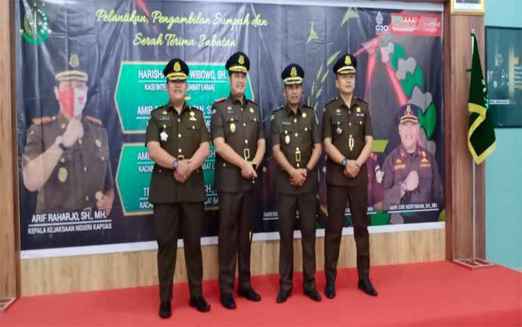 Kajari Kapuas Pimpin Serah Terima Jabatan Kasi Intelijen dan Kacabjari Palingkau