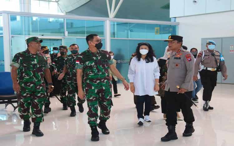 Kapolda Kalteng Sambut Kedatangan Pangdam Tangjungpura