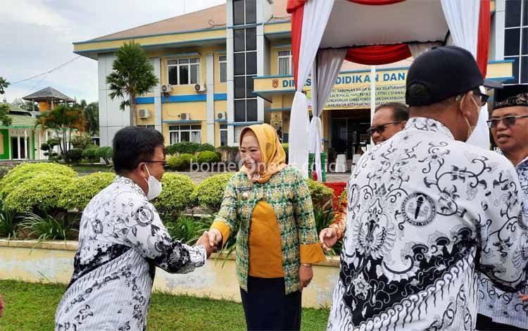 Bupati Kobar Ajak ASN Disdikbud dan Guru Tingkatkan Kualitas Pendidikan
