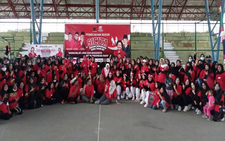 DPC PDIP Seruyan Ikut Pecahkan Rekor Senam Sicita Secara Hybrid