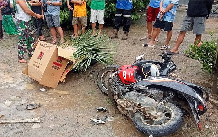 Scoopy Tabrakan dengan Mobil Gran Max, Satu Korban Tewas di Tempat