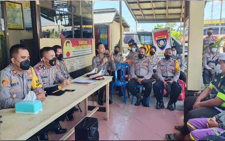 Satlantas Polres Kapuas Beri Pelatihan Ini Kepada Personel Polsek dan Relawan di Jalur Lintas