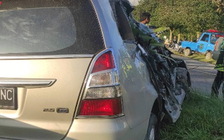 Truk dan Inova Terlibat Kecelakaan di Katingan, 1 Tewas