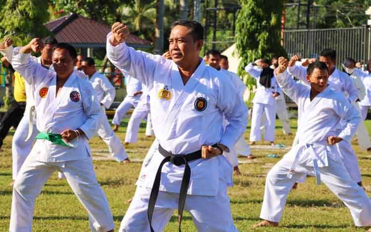 Polresta Palangka Raya Gelar Latihan Beladiri Polri Tingkatkan Kemampuan