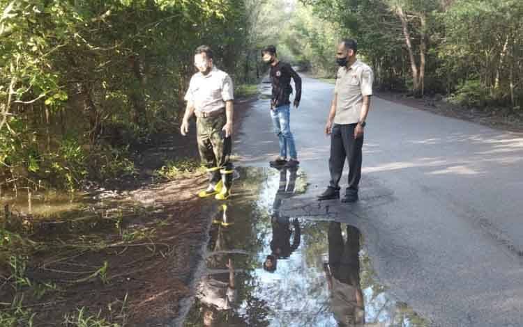 BPBD Seruyan Turunkan Tim Reaksi Cepat Pantau Genangan Pasang Air Laut