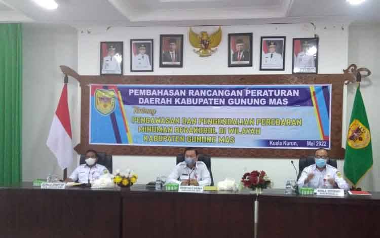 Pemkab Gunung Mas Rapat Bahas Raperda Pengawasan dan Pengendalian Minol
