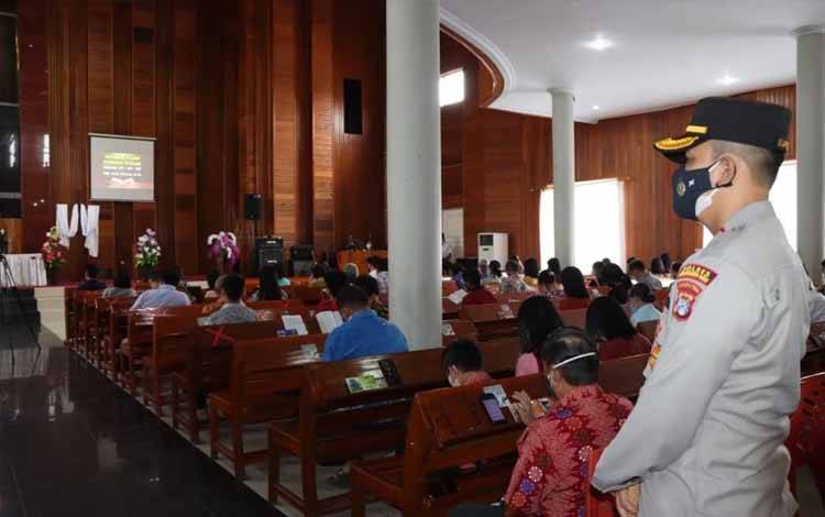 Kapolres Kobar Pantau Pelaksanaan Ibadah Kenaikan Isa Almasih