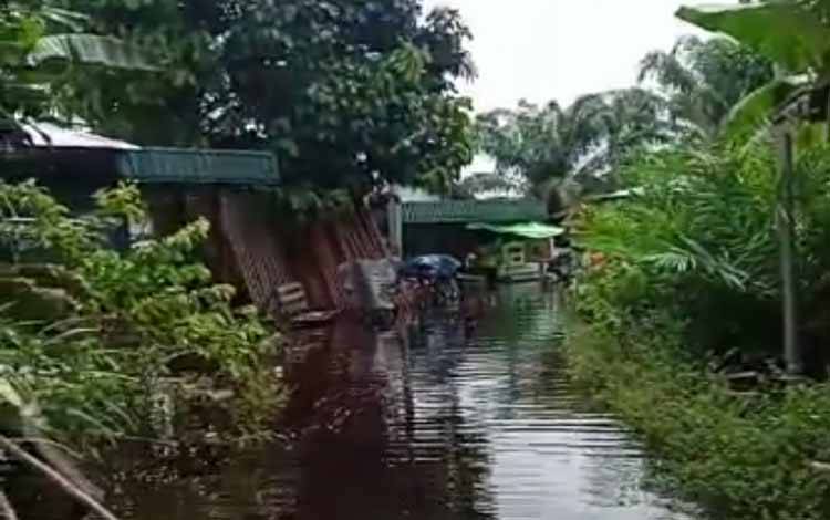 Banjir di Dusun Balopo, Desa Ramban, Kecamatan Mentaya Hilir Utara, Kabupaten Kotawaringin Timur