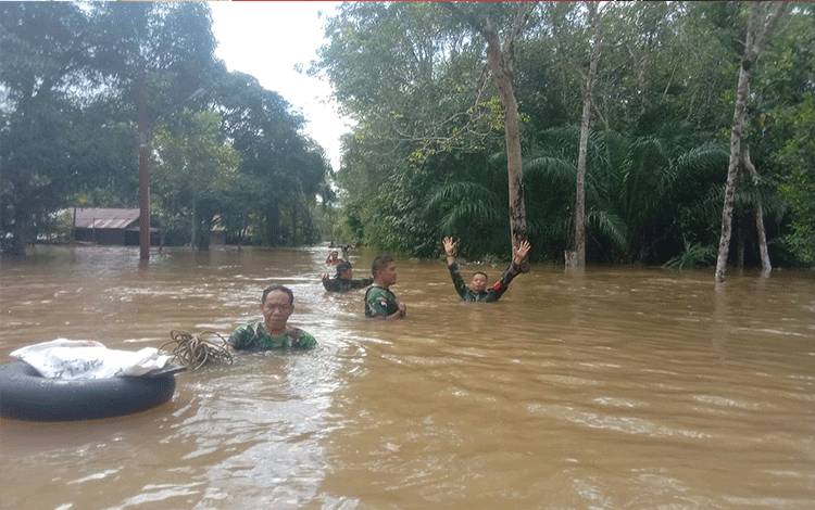 75 Rumah Terdampak Banjir di Haringen, Pemdes Buka Dapur Umum
