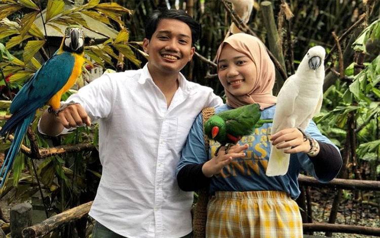 Putra pertama dari Gubernur Jawa Barat M Ridwan Kamil yakni Emmeril Khan Mumtadz atau biasa dipanggil Eril (kanan). (ANTARA/Instagram Emmerilkahn)