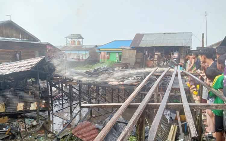 Ditinggal Kerja, Rumah Warga Jalan Murjani Hangus Terbakar