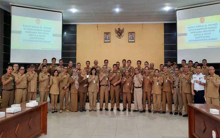 SOPD dan Camat Seluruh Kobar Diajak Tingkatkan Pelayanan kepada Masyarakat