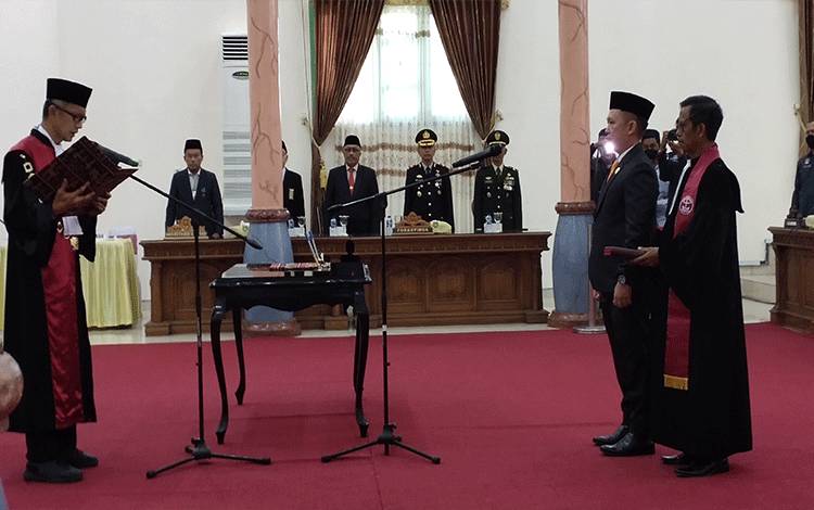 PAW Ketua DPRD Sukamara Dilantik