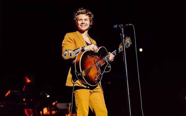 Album Harry Styles terbaru sukses pecahkan rekor