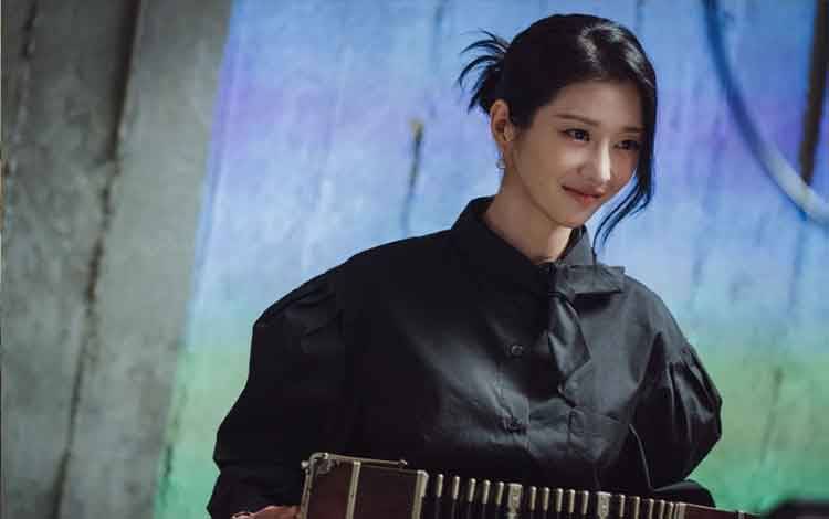 Lima Hal Menarik dari Drama "Eve" yang Dibintangi Seo Yea Ji