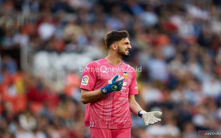 Tottenham Hotspur Pantau Penjaga Gawang Valencia Giorgi Mamardashvili