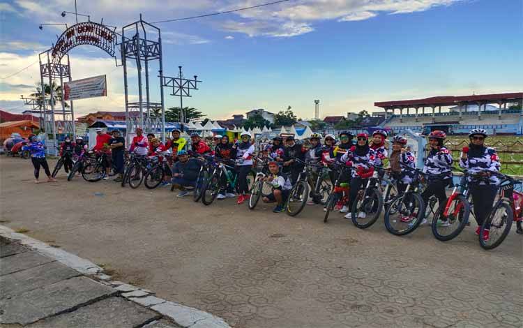 Komunitas Sepeda Seruyan Gowes Bareng