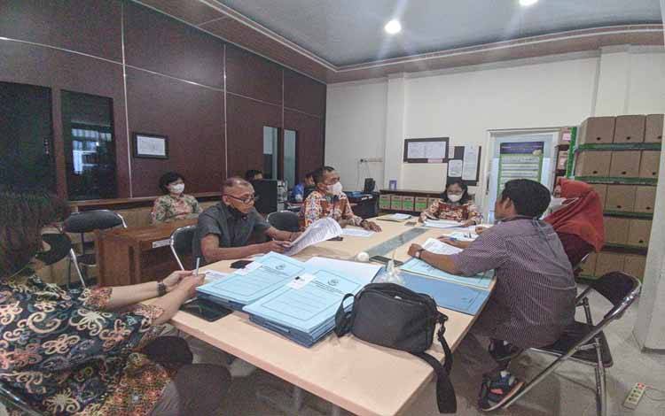 Disarpustaka Kapuas Rapat Hasil Penilaian Arsip dan Persiapan Audit Pengawasan Kearsipan Internal