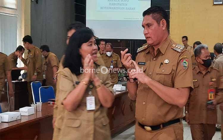PJ Bupati Kobar Dukung Upaya Gubernur Dorong Perusahaan Penuhi Kewajiban 20 Persen Plasma Masyarakat