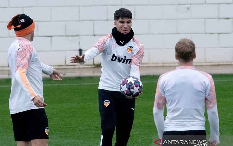 Juventus Ramaikan Perburuan Gelandang Valencia Carlos Soler