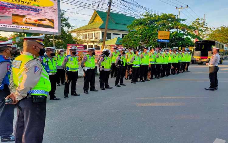 Siswa Latja SPN Polda Kalteng di Polres Kapuas Diajarkan Cara Atur Arus Lalu Lintas