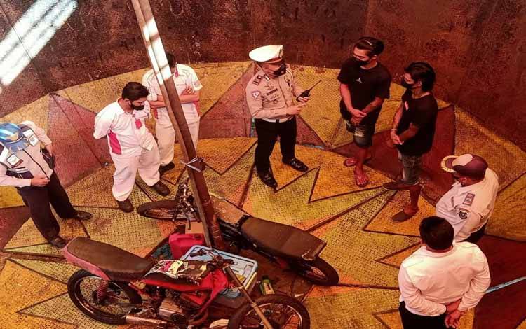 Imbau Utamakan Keselamatan, Kasatlantas Polres Kapuas Kunjungi Wahana Tong Edan di Pasar Rakyat