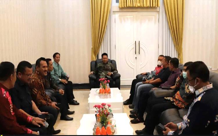 Bupati Barito Utara Sambut Kakanwil KemenHumHAM dan Dansat Brimob