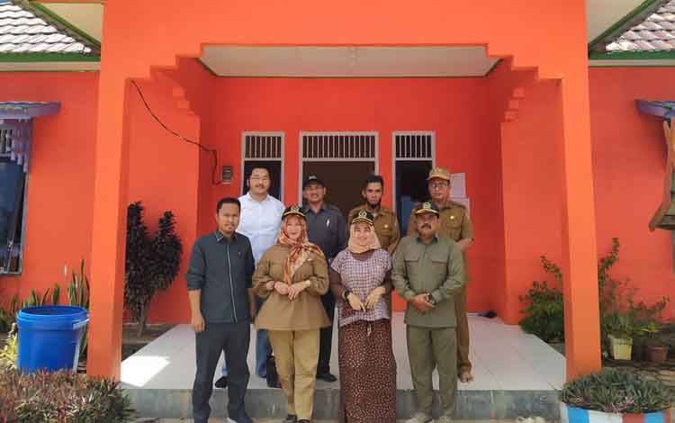 Anggota DPRD Kobar Dapil IV saat reses ke Desa Sebuai Barat