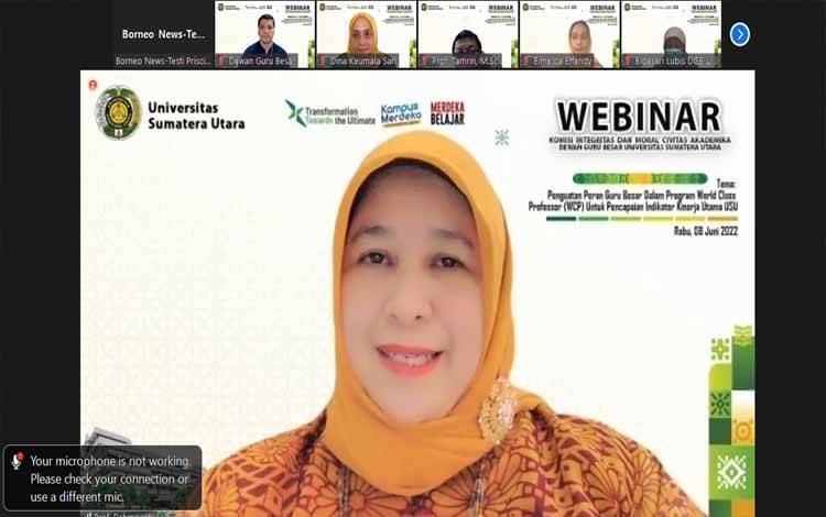Profesor Ir Rahmawaty selaku moderator webinar bertajuk Penguatan Peran Guru Besar dalam Program World Class Professor atau WCP untuk pencapaian Indikator Kinerja Utama USU, Rabu 8 Juni 2022